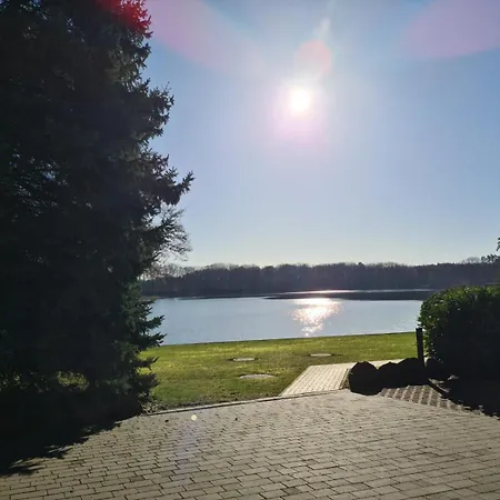 Praelank Direkt Am 施特雷利茨